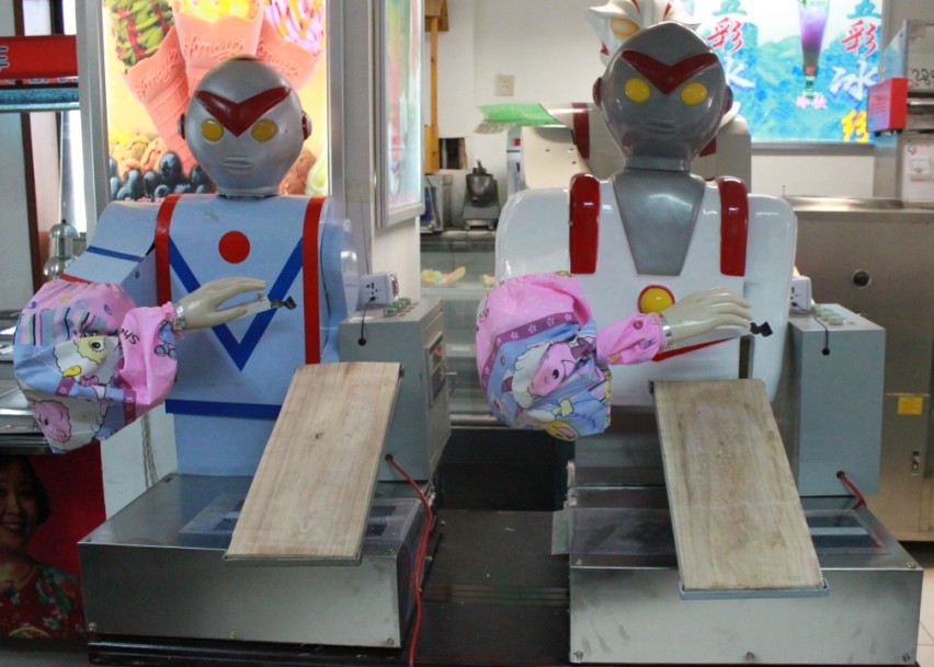 崔师傅刀削面机器人加盟和其他餐饮加盟品牌有哪些区别？崔师傅刀削面机器人品牌优势在哪里？