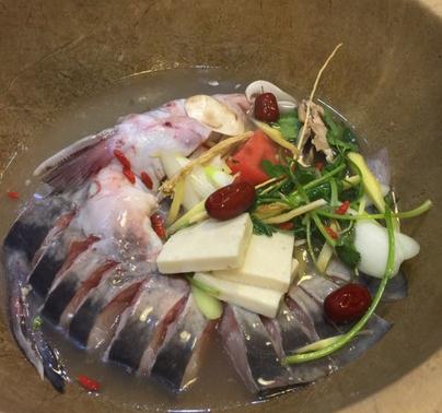 巴人寨蒸汽石锅鱼加盟条件有哪些？巴人寨蒸汽石锅鱼喜欢哪类加盟商？