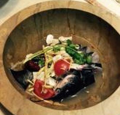 巴人寨蒸汽石锅鱼加盟条件有哪些？加盟巴人寨蒸汽石锅鱼的加盟商能否获取利润？