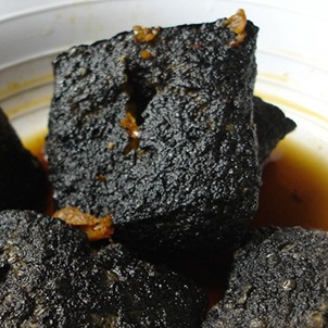 黑色经典臭豆腐加盟费用多少？小吃加盟选它合适吗？