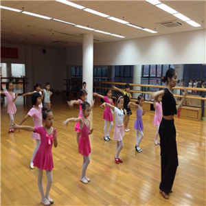 忆舞艺术培训加盟