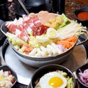 火锅加盟选哪家？星米年糕韩国料理加盟怎么样？