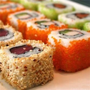 阿DU回转寿司加盟和其他餐饮加盟品牌有哪些区别？阿DU回转寿司品牌优势在哪里？