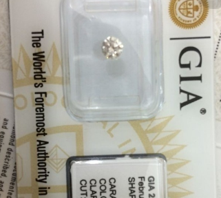 GIA钻石加盟费用多少？钻石加盟选它合适吗？