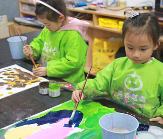 画香笔香艺术教育加盟连锁店 重视孩子思维创造