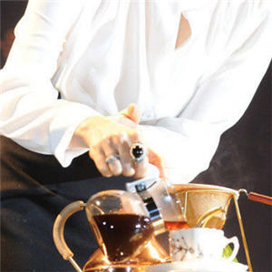 东华咖啡师职业培训加盟，零经验轻松经营好品牌！