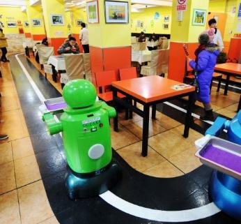 机器人主题餐厅加盟优势有哪些？了解优势从机器人主题餐厅介绍下手