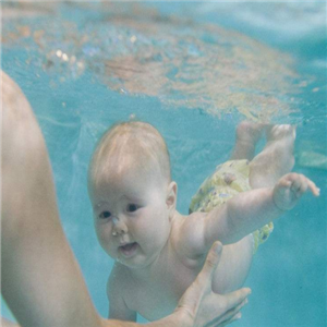 天使宝贝婴儿游泳馆加盟