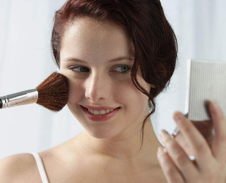 嬉色化妆品加盟，美容行业加盟首选，让您创业先走一步！