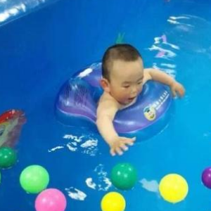 我要加盟小鱼儿婴幼儿游泳馆，需要多少钱啊？