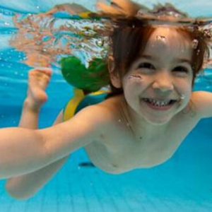 小海螺婴儿游泳馆加盟和其他幼儿教育加盟品牌有哪些区别？小海螺婴儿游泳馆品牌优势在哪里？