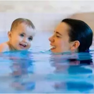 家盒子婴幼儿游泳馆的加盟优势有哪些？现在加盟晚吗？