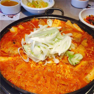 明哲家韩国料理加盟需要哪些条件？人人都可以加盟明哲家韩国料理吗？