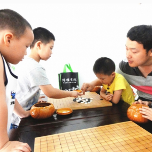 弈智围棋早教加盟需要哪些条件？人人都可以加盟弈智围棋早教吗？