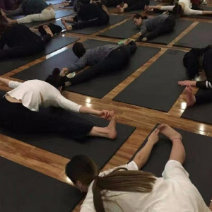 婵院瑜伽培训的加盟优势有哪些？现在加盟晚吗？