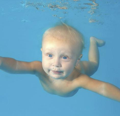我有20~50万元钱，做人才中介加盟，选择童漾水世界婴幼儿游泳馆加盟怎么样？