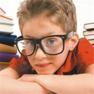 益顿眼镜加盟优势有哪些？了解优势从益顿眼镜介绍下手