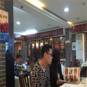 褚记北京烤鸭店加盟信息介绍，让您创业先走一步！