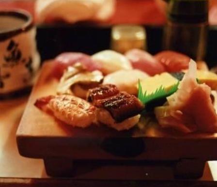 小句号日本料理的加盟优势有哪些？现在加盟晚吗？