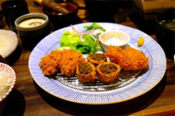杏子日式猪排餐厅加盟