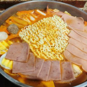 我要加盟辛明堂洞韩式芝士年糕火锅，需要多少钱啊？
